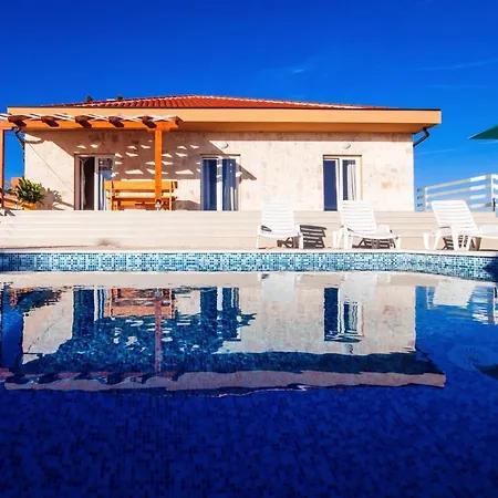 Poolincluded - Villa Privlaka בית נופש *