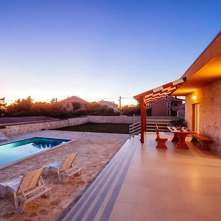 Poolincluded - Villa Privlaka בית נופש פריבלאקה