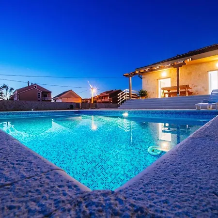 Poolincluded - Villa Privlaka בית נופש פריבלאקה