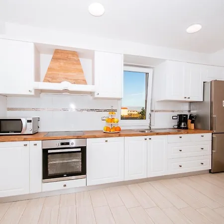 Poolincluded - Villa Privlaka בית נופש *