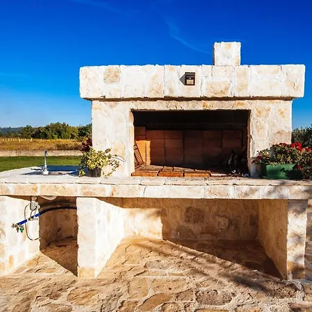 Poolincluded - Villa Privlaka Dom wakacyjny *