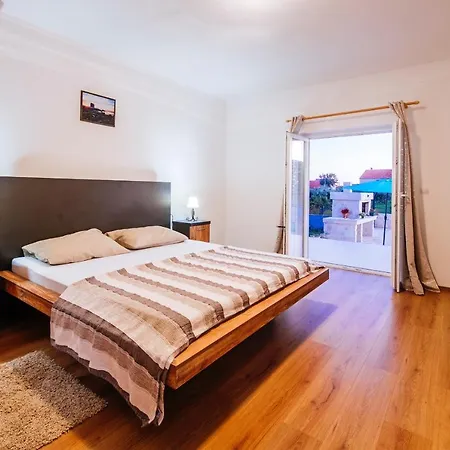 Poolincluded - Villa Privlaka Dom wakacyjny