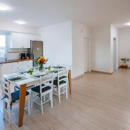 Poolincluded - Villa Privlaka פריבלאקה