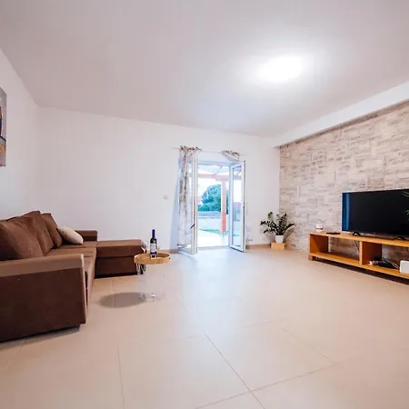 Poolincluded - Villa Privlaka בית נופש פריבלאקה