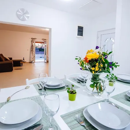 Poolincluded - Villa Privlaka *